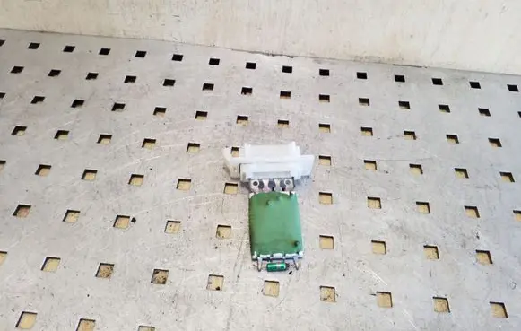 Mercedes-Benz A W169 Heater blower motor/fan resistor