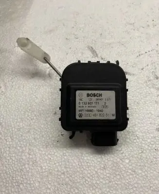 Audi A6 S6 C5 4B A/C air flow flap actuator/motor 0132801171