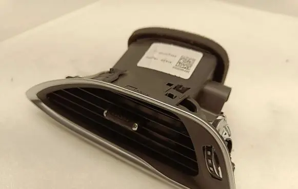 Chrysler Pacifica Dashboard side air vent grill/cover trim 6EC041X9AB 3354264 032918