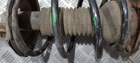 Toyota Avensis T250 Front coil spring
