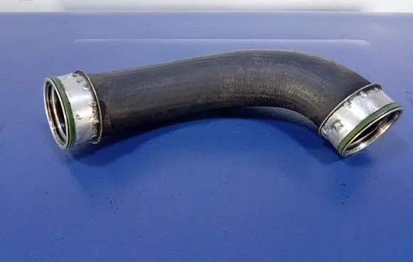 Volkswagen Phaeton Air intake hose/pipe 