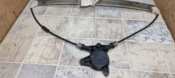 Mazda 6 Front window lifting mechanism without motor Y26C10