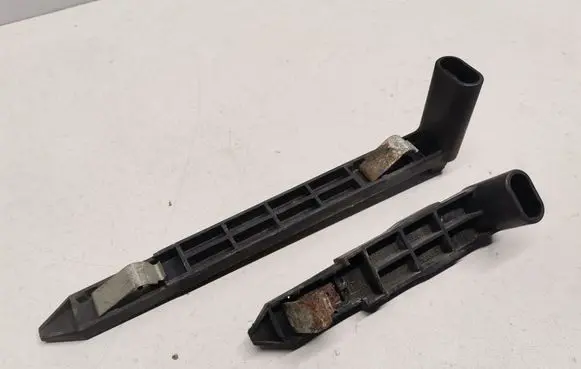 Volvo XC60 Headlight/headlamp mounting bracket 89075547 89075546