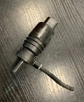 BMW X3 F25 Windscreen/windshield washer pump 8362154