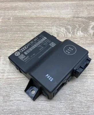 Audi A6 S6 C6 4F Gateway control module 4F0907468F