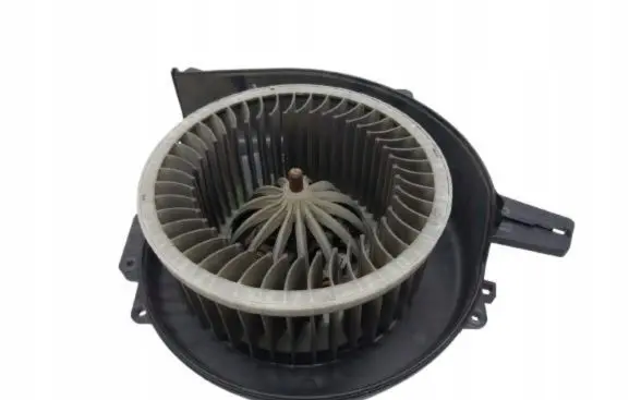 Skoda Fabia Mk2 (5J) Front door blower motor 6Q1819015G