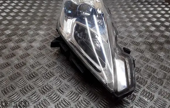 Nissan Leaf I (ZE0) Headlight/headlamp 260103nf5a