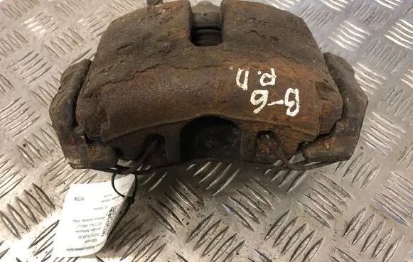 Volkswagen PASSAT B6 Front brake caliper