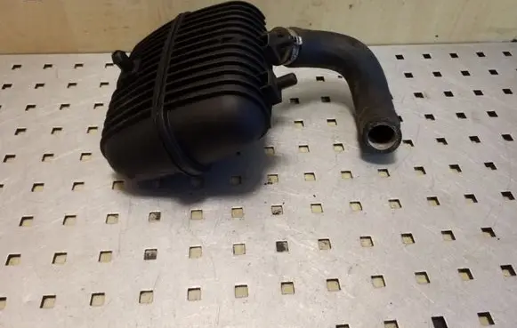 Vacuum air tank