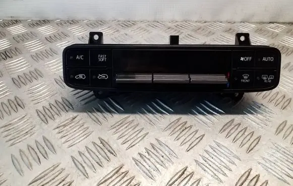 Toyota Auris E180 Climate control unit 5590002C90