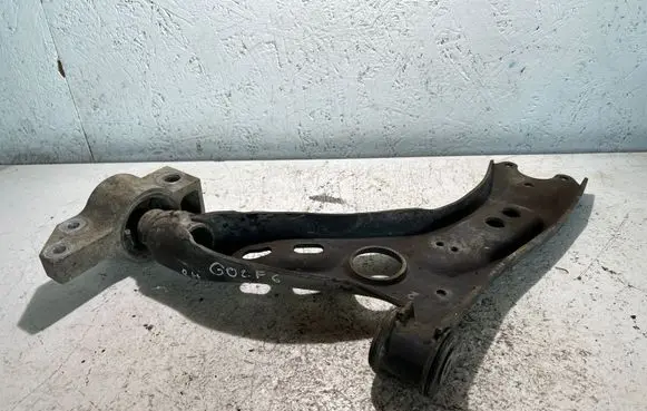 Volkswagen Golf VI Front lower control arm/wishbone