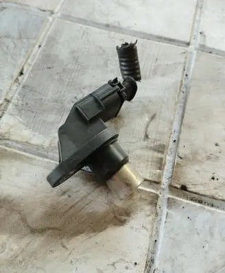 Volvo V70 Camshaft position sensor 8631533