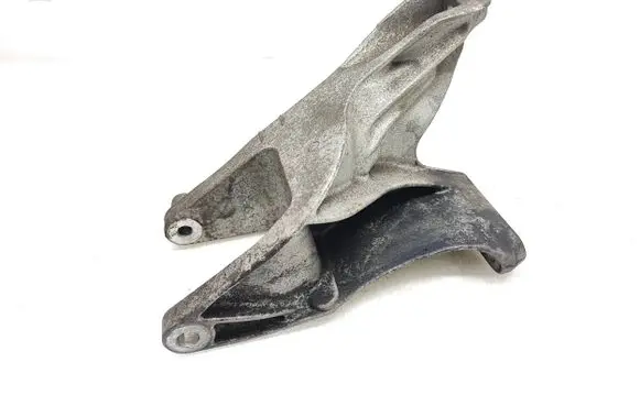 Volkswagen Transporter - Caravelle T6 Engine mounting bracket 7E0199343B