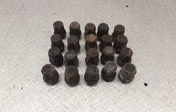 Volvo V50 Nuts/bolts 