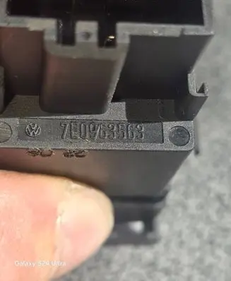 Volkswagen Multivan T5 Seat heating switch 7E0963563