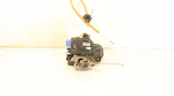 Audi A3 S3 8P Front door lock