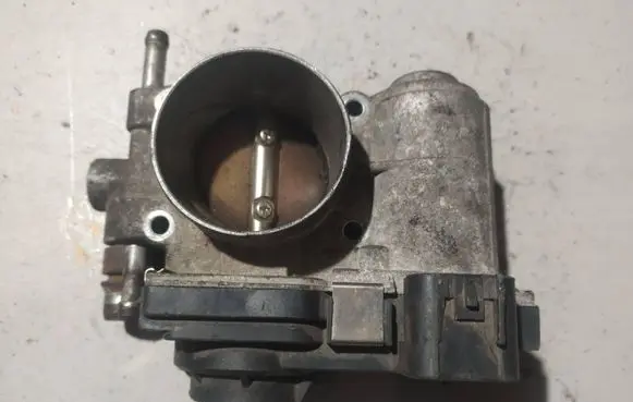 Opel Zafira B Throttle valve 055352858