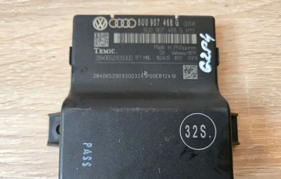 Audi A1 Gateway control module 8U0907468G