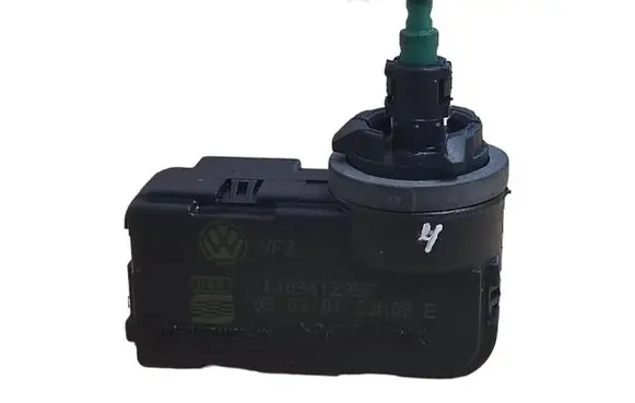 Volkswagen Golf IV Headlight level adjustment motor 1J0941295F