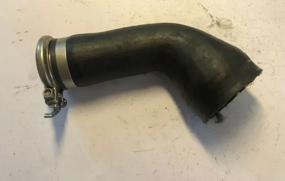 BMW 7 F01 F02 F03 F04 Intercooler hose/pipe 7575407 75754079 P3633002