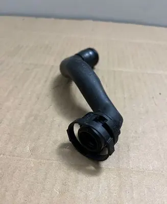 Audi A3 S3 8V Engine coolant pipe/hose 5Q0129637C
