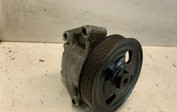 Ford Mondeo Mk III Power steering pump 6G913A696CD