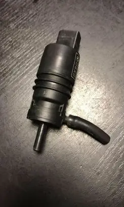 BMW 1 E81 E87 Windscreen/windshield washer pump 7302588