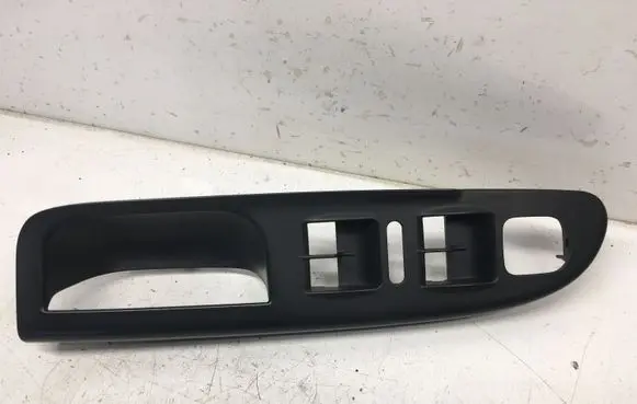 Volkswagen PASSAT B6 Front door window switch trim 3C1867171B