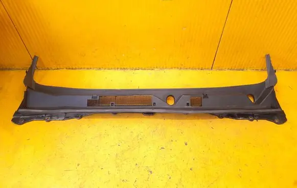 Nissan NP300 Wiper trim 668624KD0A