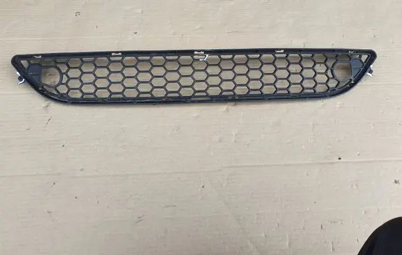 Volvo S60 Front bumper lower grill 30705021 30795022