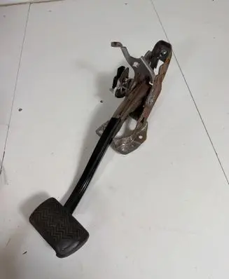 Toyota C-HR I Brake pedal 8951047040
