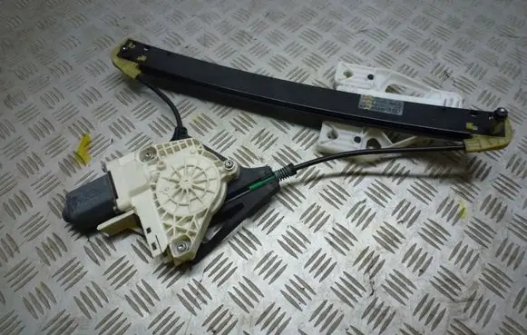 Rear door window regulator with motor