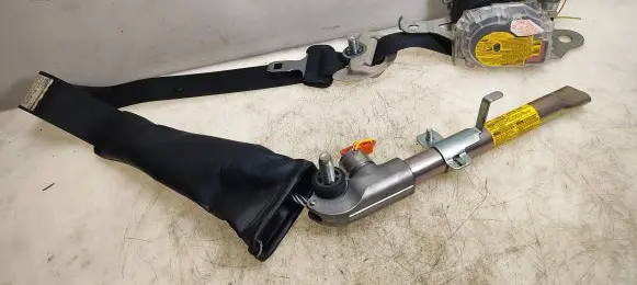 Subaru Legacy Front seatbelt 7S2610P