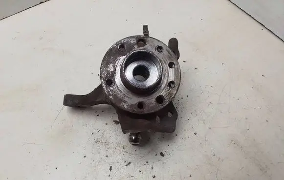 Front wheel hub spindle knuckle