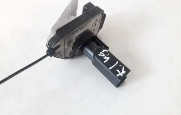 Audi A3 S3 8L Mass air flow meter 06a906461b afh60-10c