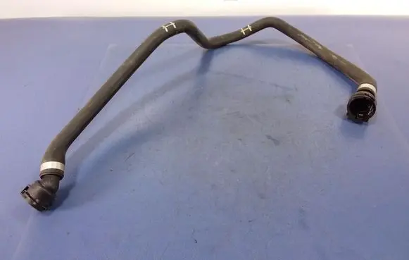 Engine coolant pipe/hose