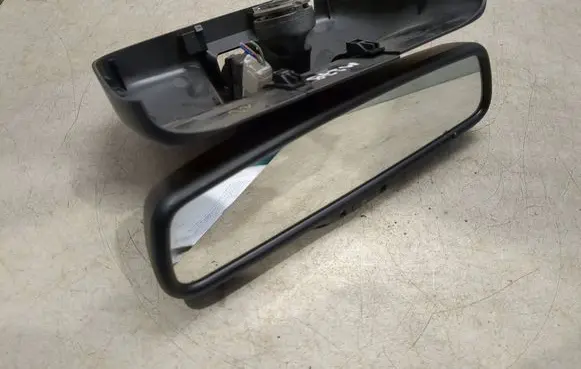 Honda CR-V Rear view mirror (interior) E11026660