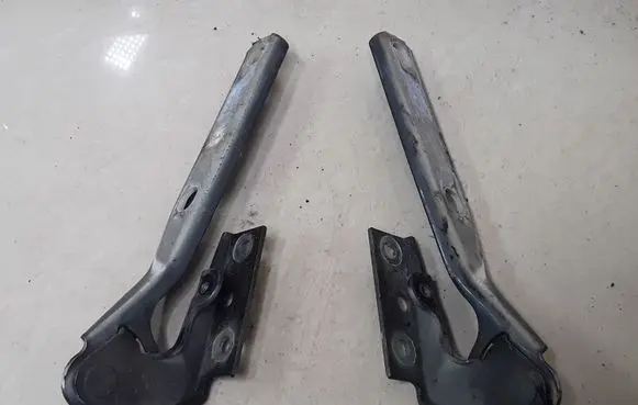 Volkswagen PASSAT B5.5 Engine bonnet/hood hinges