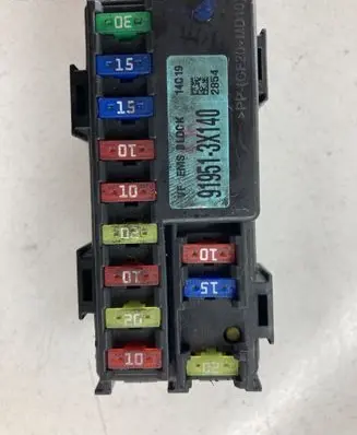 Hyundai i40 Fuse module 919513X140