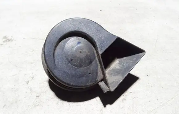 Audi A4 S4 B7 8E 8H Horn signal 8E0951221A