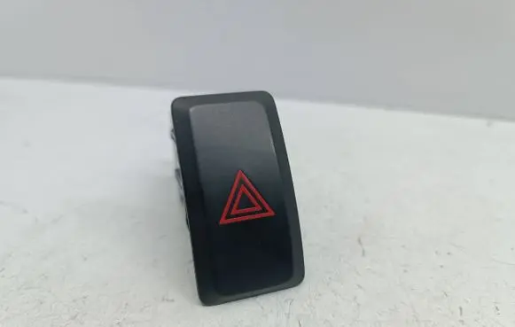 Mitsubishi Space Star Hazard light switch