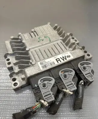Nissan Qashqai Engine control unit/module S180033108