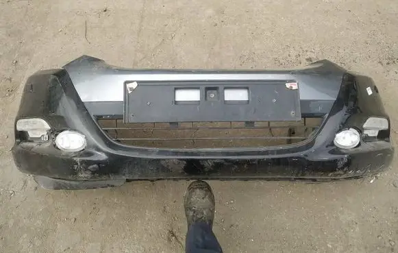 Honda Insight Front bumper JUODAS