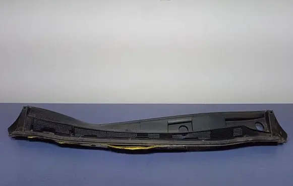Nissan Pulsar Wiper trim 