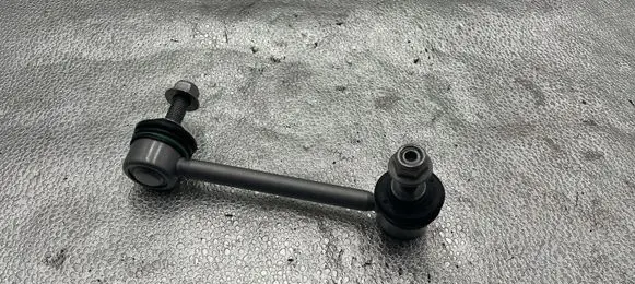 Tesla Model 3 Steering tie rod end 104449600E