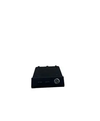 Audi Q3 F3 USB socket connector 89A035736