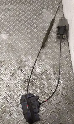 Nissan Note (E11) Front door lock