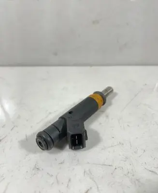 BMW 5 E60 E61 Fuel injector 3010B02830