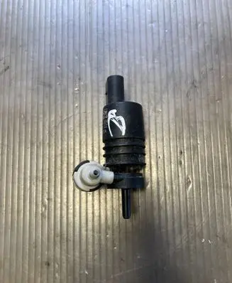 Ford Kuga II Windscreen/windshield washer pump CJ5417664AA 3396797