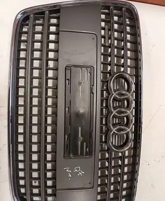 Audi Q7 4L Front bumper upper radiator grill 4L0853651